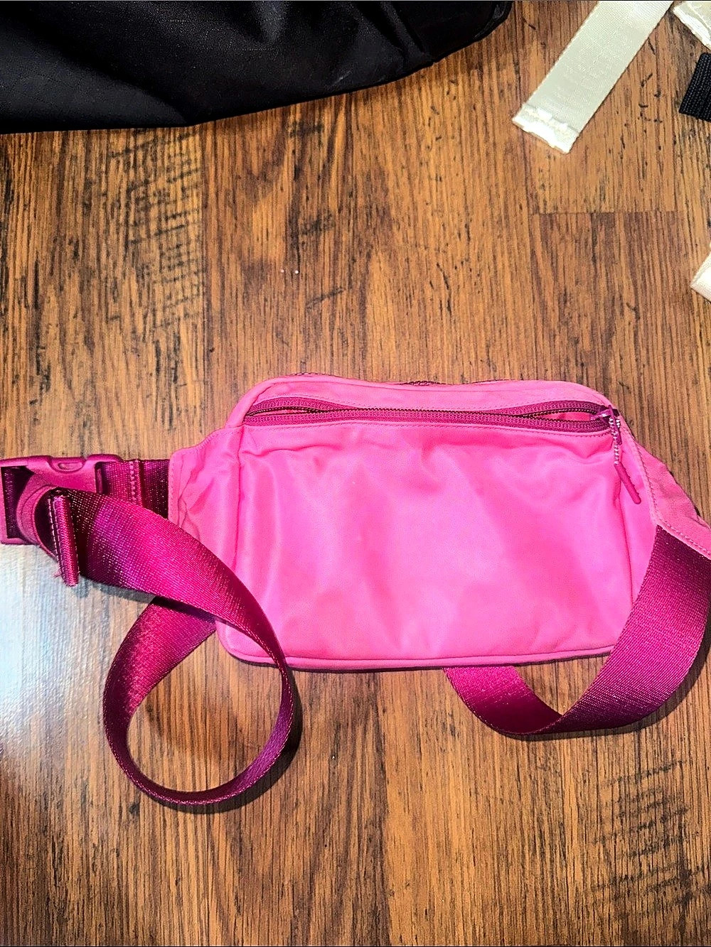 lululemon Everywhere Belt Bag Crossbody Bag Pink 45.T - Picture 2 of 4